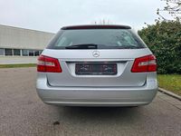 Gebraucht Mercedes E220 170 PS (125 kW) 2011 Silber Kombi