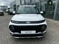 Neu Hyundai Inster Techniq 85 kW (116 PS) 2026 Atlas white Kleinwagen