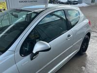 Gebraucht Peugeot 207 73 PS (53 kW) 2010 Silber Limousine