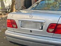 Gebraucht Mercedes E230 150 PS (110 kW) 1997 Silber Limousine