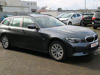 Gebraucht BMW 330e Advantage 184 PS (135 kW) 2022 Grau Kombi