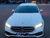 Gebraucht Mercedes E220 200 PS (147 kW) 2023 Weiß Kombi
