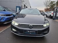 Gebraucht VW Passat Elegance 150 PS (110 kW) 2023 Deep black perleffekt Kombi