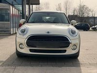 Gebraucht Mini Cooper D 115 PS (84 kW) 2016 Weiß Kleinwagen