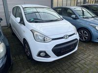 Gebraucht Hyundai i10 Edition 67 PS (49 kW) 2015 Kleinwagen