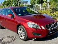 Gebraucht Volvo V60 Momentum 150 PS (110 kW) 2012 Rot Kombi