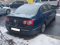 Gebraucht VW Passat 105 PS (77 kW) 2006 Blau Limousine