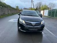 Gebraucht Toyota Avensis Edition 124 PS (91 kW) 2015 Schwarz Kombi