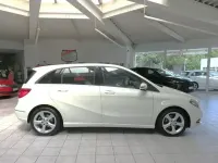 Gebraucht Mercedes B200 156 PS (114 kW) 2014 Weiß Kleinwagen
