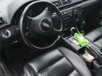 Gebraucht Audi A4 131 PS (96 kW) 2004 Schwarz Kombi