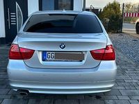 Gebraucht BMW 320 Sport Line 177 PS (130 kW) 2009 Silber Limousine