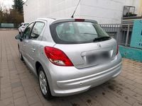 Gebraucht Peugeot 207 95 PS (69 kW) 2012 Kleinwagen