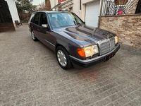 Second-hand Mercedes E220 150 CP (110 kW) 1992 Mov Break