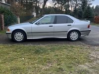 Second-hand BMW 320 150 CP (110 kW) 1992 Argintiu Berlinǎ