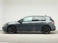 Gebraucht VW Golf VIII R-line 150 PS (110 kW) 2025 Grau Limousine