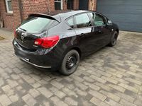 Gebraucht Opel Astra Active 140 PS (102 kW) 2013 Schwarz Limousine