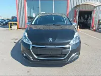 Gebraucht Peugeot 208 Allure 99 PS (72 kW) 2017 Schwarz Kleinwagen