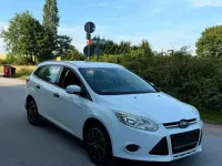 Gebraucht Ford Focus Ambiente 101 PS (74 kW) 2014 Weiß Kombi