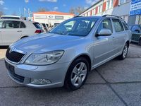 Gebraucht Skoda Octavia Elegance 105 PS (77 kW) 2012 Brilliantsilber metallic Kombi