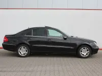 Gebraucht Mercedes E240 Elegance 177 PS (130 kW) 2004 197u obsidianschwarz metallic Limousine
