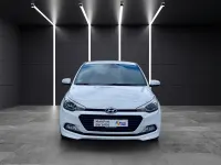 Gebraucht Hyundai i20 Passion 120 PS (88 kW) 2017 Weiß Limousine