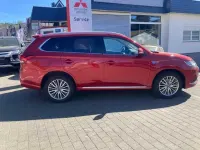 Gebraucht Mitsubishi Outlander P-HEV Basis 135 PS (99 kW) 2018 Karminrot metallic (metallic) SUV