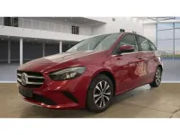 Gebraucht Mercedes 180 116 PS (85 kW) 2022 Rot (metallic) Limousine