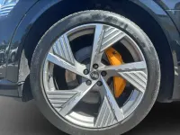 Gebraucht Audi e-tron Sportback Black Edition 300 kW (408 PS) 2021 Mythosschwarz metallic SUV