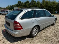 Gebraucht Mercedes C220 Avantgarde 143 PS (105 kW) 2003 Silber Kombi