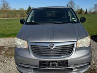 Gebraucht Lancia Voyager Silver 177 PS (130 kW) 2014 Silber Van / Kleinbus