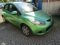 Gebraucht Mazda 2 Independence 86 PS (63 kW) 2009 Grün Kleinwagen