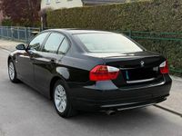 Używany BMW 320 150 KM (110 kW) 2005 Czarny Sedan/Limuzyna