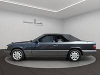 Usata Mercedes E220 150 CV (110 kW) 1993 Nero Cabrio