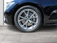 Gebraucht BMW 330 Sport Line 258 PS (189 kW) 2021 Schwarz Kombi