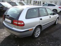 Gebraucht Volvo V40 122 PS (89 kW) 2001 Silber metallic Kombi
