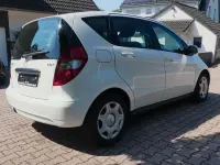 Gebraucht Mercedes A160 82 PS (60 kW) 2011 Weiß Kleinwagen