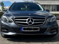Gebraucht Mercedes E220 Edition 170 PS (125 kW) 2014 Schwarz Kombi