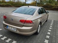 Gebraucht VW Passat Comfortline 190 PS (139 kW) 2016 Gold Limousine