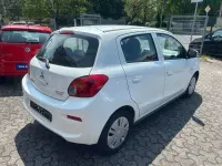 Gebraucht Mitsubishi Space Star Basis 71 PS (52 kW) 2018 Weiß Kleinwagen