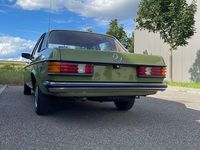 Gebraucht Mercedes E230 131 PS (96 kW) 1981 Grün Limousine