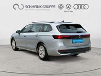 Gebraucht VW Passat 150 PS (110 kW) 2024 Oyster silver metallic Kombi