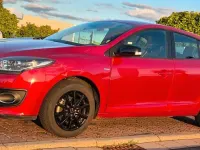 Gebraucht Renault Mégane III LIMITED 110 PS (80 kW) 2015 Rot Limousine