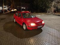 Gebraucht VW Bora Comfortline 75 PS (55 kW) 2002 Rot Limousine