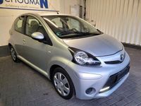 Gebraucht Toyota Aygo Cool 68 PS (50 kW) 2013 Silber Kleinwagen