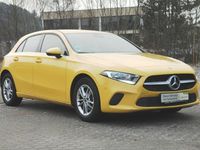 Gebraucht Mercedes A180 116 PS (85 kW) 2019 Gelb Limousine