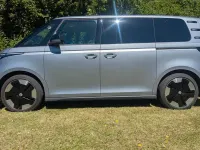 Używany VW ID. Buzz Pro 150 kW (204 KM) 2023 Srebrny Minivan