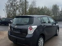 Gebraucht Toyota Verso Executive 147 PS (108 kW) 2011 Grau Van / Kleinbus