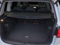Gebraucht VW Touran Comfortline 122 PS (89 kW) 2022 Weiß Van / Kleinbus