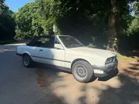 Gebraucht BMW 325 170 PS (125 kW) 1989 Weiß Cabrio