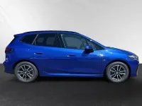 Gebraucht BMW 220 Active Tourer M Sport 163 PS (119 kW) 2025 Portimao blau Van / Kleinbus